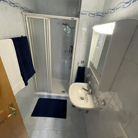 Large 3 Bed With Mountain Views, Pool And Gym *