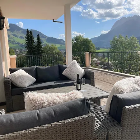 Large 3 Bed With Mountain Views, Pool And Gym * Chateau-d'Oex