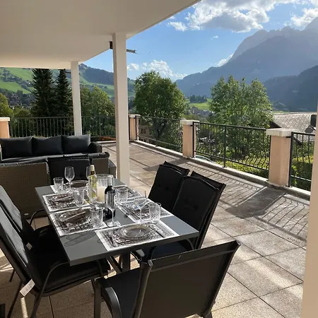 Large 3 Bed With Mountain Views, Pool And Gym Apartment
