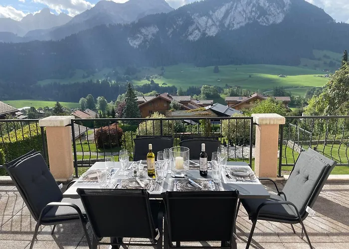 Large 3 Bed With Mountain Views, Pool And Gym * Chateau-d'Oex