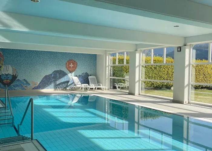 Apartment Large 3 Bed With Mountain Views, Pool And Gym *