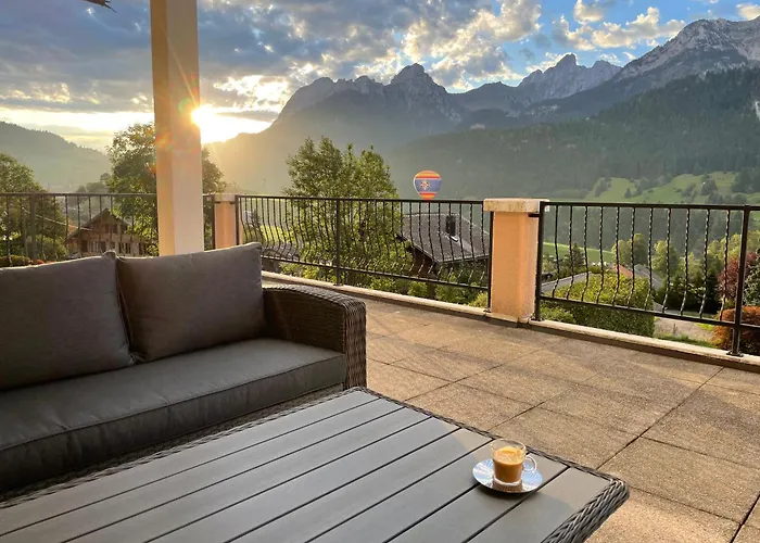 Large 3 Bed With Mountain Views, Pool And Gym Chateau-d'Oex