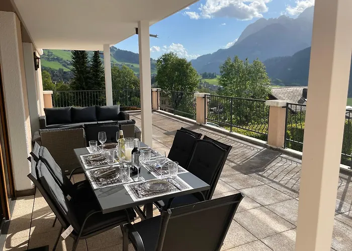 Large 3 Bed With Mountain Views, Pool And Gym Appartamento