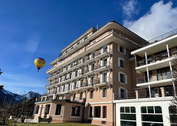 Large 3 Bed With Mountain Views, Pool And Gym * Chateau-d'Oex