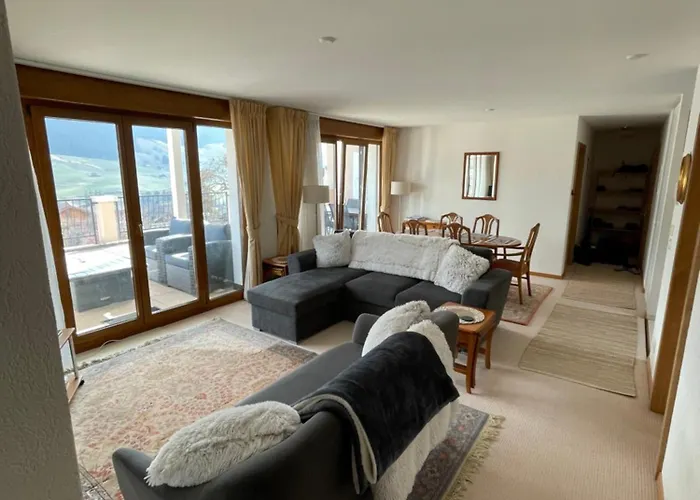 Apartament Large 3 Bed With Mountain Views, Pool And Gym