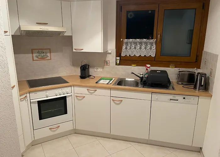 Large 3 Bed With Mountain Views, Pool And Gym * Chateau-d'Oex