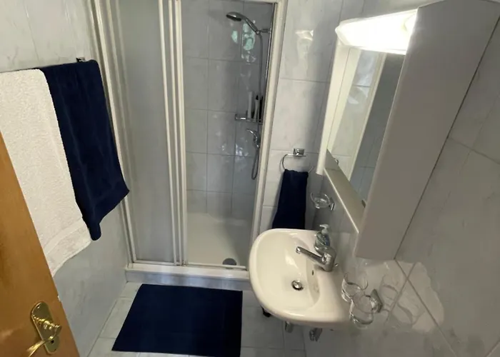 Large 3 Bed With Mountain Views, Pool And Gym *